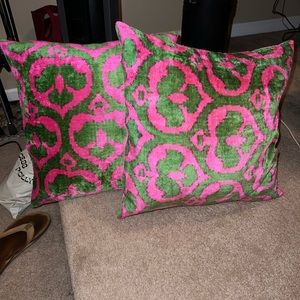 Decorative pillows